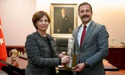 İl başkanlığı seçiminde beni desteklerseniz değil mi?