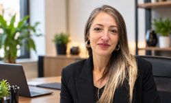 DİSK Bölge Temsilcisi Zeynep Kaya , çalışanların geçim sıkıntısına dikkat çekti