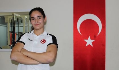 Eskişehirli sporcunun bileği bükülmüyor