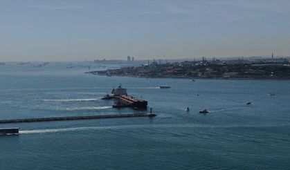 İstanbul Boğazı gemi trafiğine tekrar açıldı