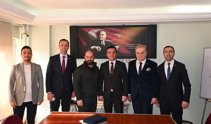 Başkan Dökmeci'den Sakarya Gazetesi'ne ziyaret