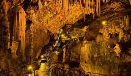 Şifa verdiği inanılan o gizemli mağaranın efsanesi görenleri büyülüyor...