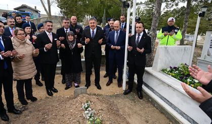 Vali Yılmaz'dan şahit kabrine ziyaret!