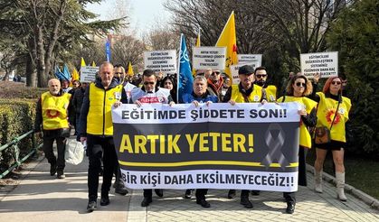 Eskişehir'de öğretmenlerden protesto!