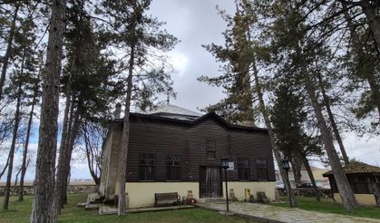 129 yıllık tarihi cami bakımsızlıktan bu hale geldi!
