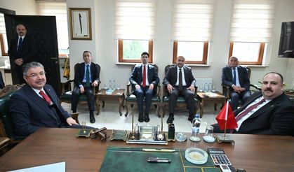 Başkan Harmancı, Vali Yılmaz'a belediye çalışmaları hakkında bilgi verdi