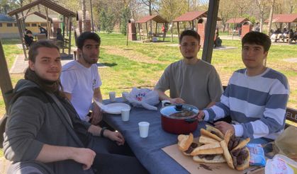 Gençler mangalda buluştu!