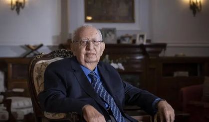 Hüsamettin Cindoruk hayatını kaybetti