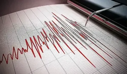 5,3’lük deprem geniş alanda hissedildi