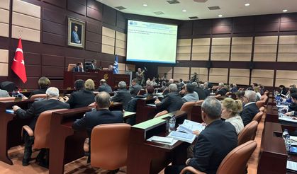 Büyükşehir'de faaliyet raporu tartışması!