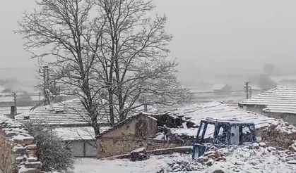 Eskişehir'in o ilçesi mayıs ayında beyaza büründü...