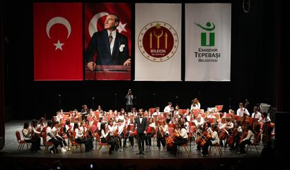 Ayakta alkışlandı
