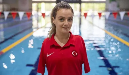 Eskişehirli milli yüzücümüz Sümeyye Boyacı bir kez daha gururlandırdı