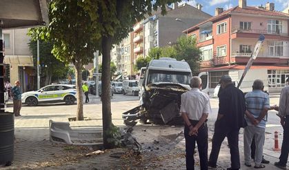 4 Araç birbirine girdi: 9 Yaralı!