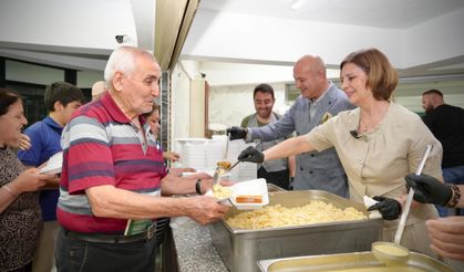 Başkan Ünlüce Muharrem orucu tutan vatandaşlarla bir araya geldi