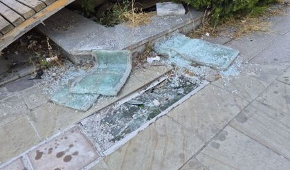 Hatboyu Caddesi vandalların hedefi oldu
