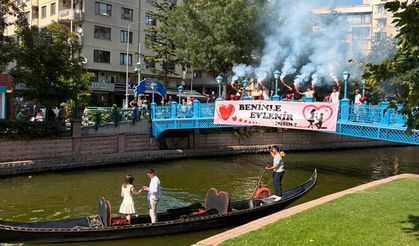 Porsuk’ta romantik anlar: Gondolda “Evet” dedi
