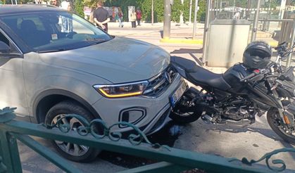 Yol veren motosikletliye otomobil çarptı