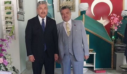 Vali Yılmaz'dan türbe ziyareti