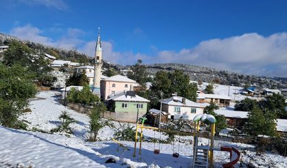 Eskişehir'in yüksek kesimlerine kar yağdı!