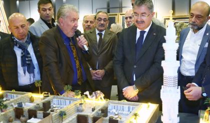Mukaddes Emanetler ve Kâbe Örtüleri Sergisi açıldı