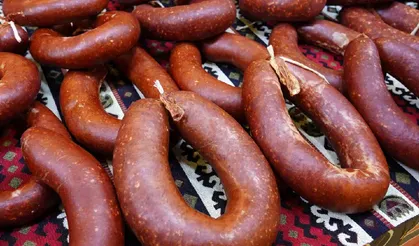 Dana sucukta domuz eti skandalı