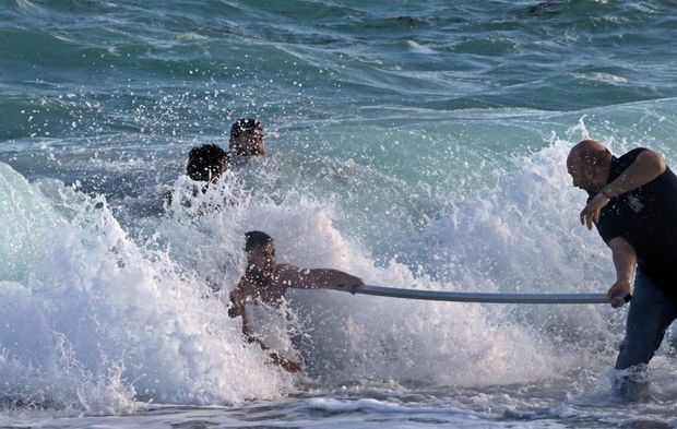 Dünyaca ünlü sahilde can pazarı