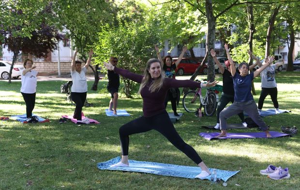 Eskişehir'de kadınlara ücretsiz sabah sporu...