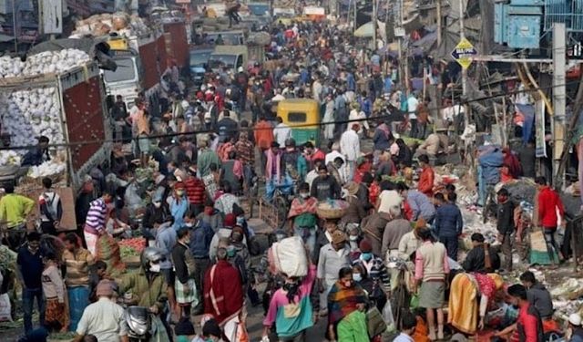 Hindistan’da yüzlerce kişi hava kirliliğini protesto etti
