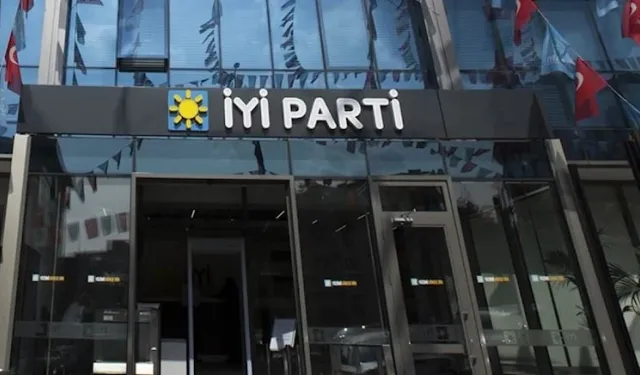 İYİ Parti'de 2 istifa daha!