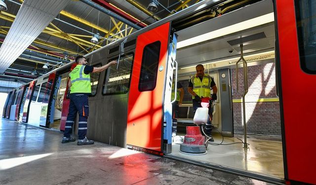 Ankara'daki metro istasyonları her gün temizleniyor