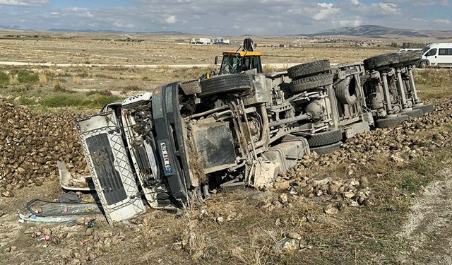 Afyonkarahisar'da korkutan kaza: 3 kişi yaralandı