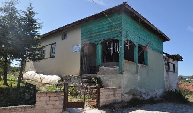 Eskişehir'deki iki asırlık camii bakın ne hale geldi?