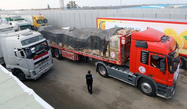 Refah Sınır Kapısı'nda: İkinci yardım konvoyu!