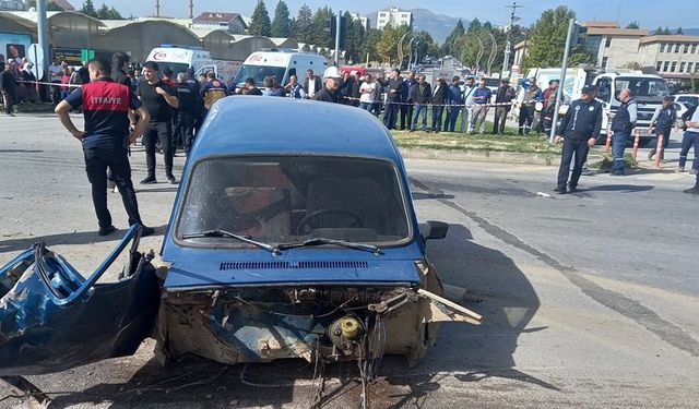 Kütahya'da tır otomobili biçti: 1 ölü!