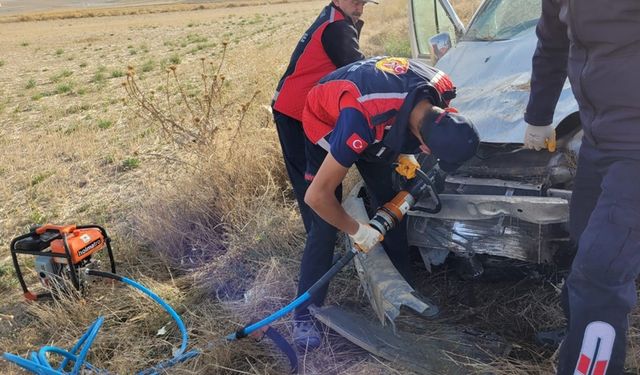 Afyonkarahisar'da trafik kazası: 4 kişi yaralandı!