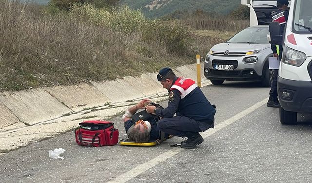 Bursa'da iki araç kafa kafaya çarpıştı!