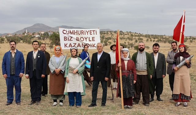 Yüreklere dokunan o fotoğraf 90 yıl sonra canlandırıldı