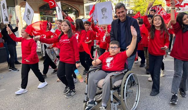 Cumhuriyet sevgisi engel tanımıyor