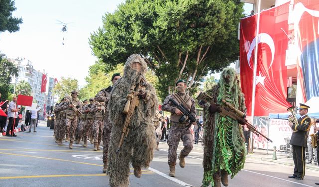 Antalya'da Cumhuriyet Bayramı coşkuyla kutlandı