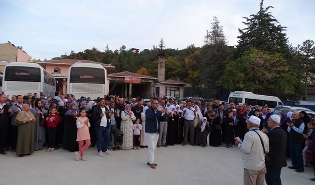 Kütahya'da umre kafilesi kutsal topraklara uğurlandı