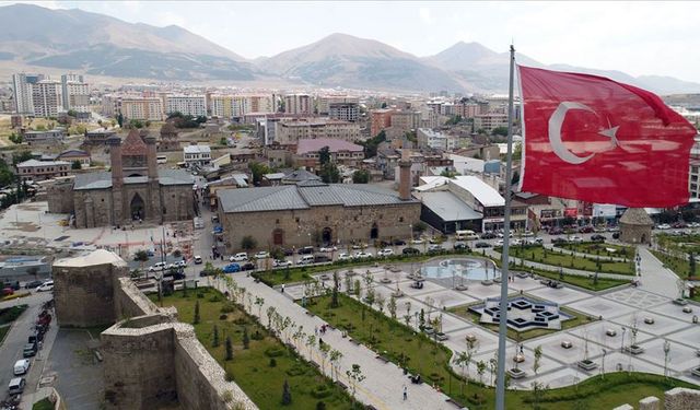 Osmanlı döneminde Erzurum'un adı neydi?