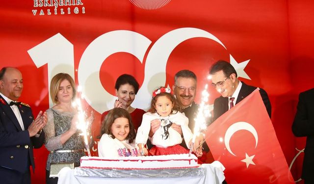 Eskişehir Valiliği'nden Cumhuriyet Resepsiyonu