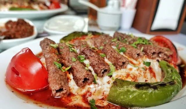 Manisa'nın meşhur lezzetini hiç denediniz mi? İşte asırlık lezzet 'Manisa Kebabı'