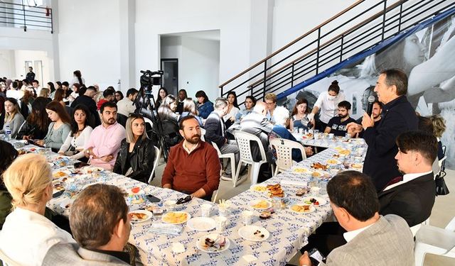 Ataç: Belediye başkanı herkese dokunmalı