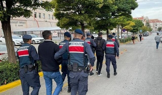 Eskişehir'de tefecilik yapan baba-oğul yakalandı