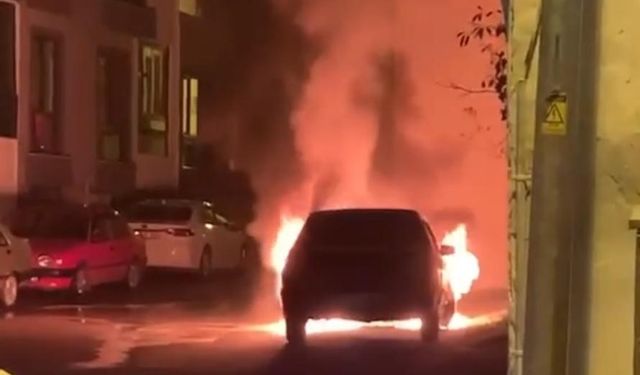 Bursa'da araçlar alev alev yandı!