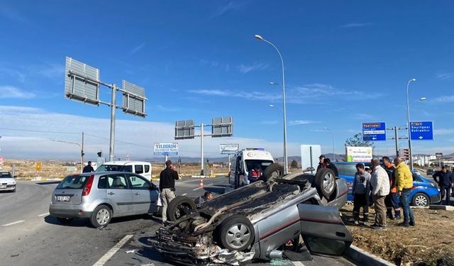 Afyonkarahisar'da trafik kazası: 5 yaralı