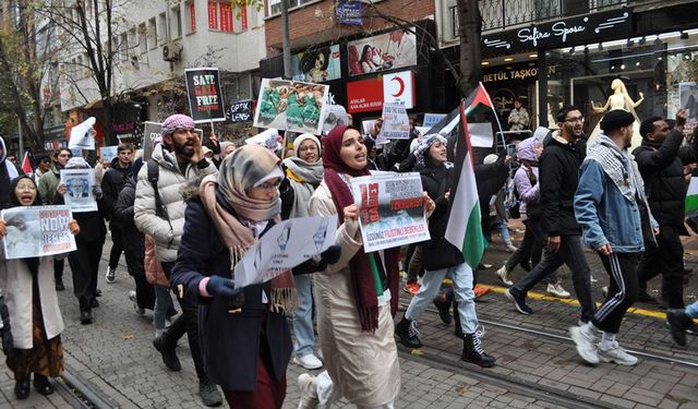 Eskişehir'de yabancı öğrencilerden Filistin'e destek yürüyüşü