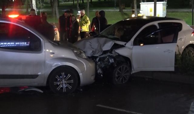 Kütahya'da akşam saatlerinde kaza: 2 yaralı!